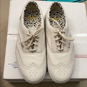 White leather “New Era” Vans